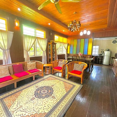 Tamteh Homestay Ayer Hitam Экстерьер фото