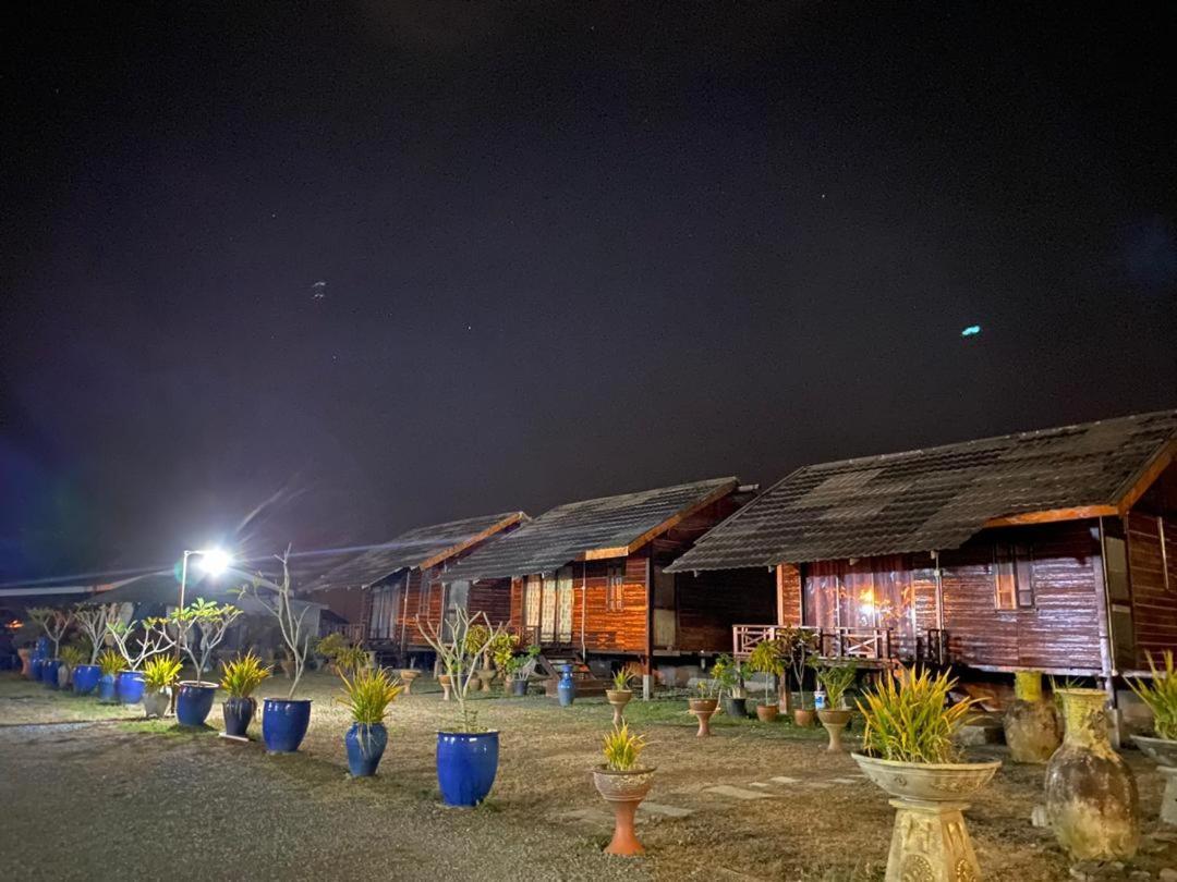 Tamteh Homestay Ayer Hitam Экстерьер фото