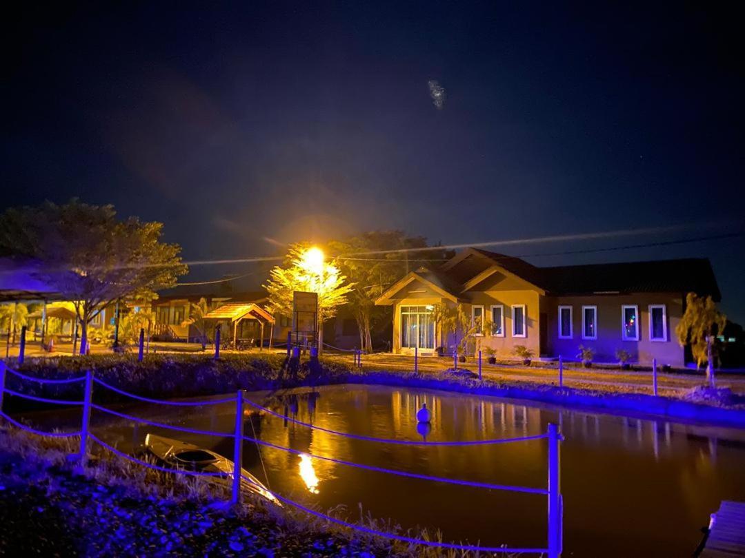 Tamteh Homestay Ayer Hitam Экстерьер фото
