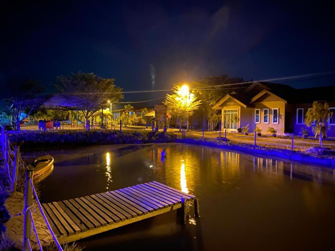 Tamteh Homestay Ayer Hitam Экстерьер фото