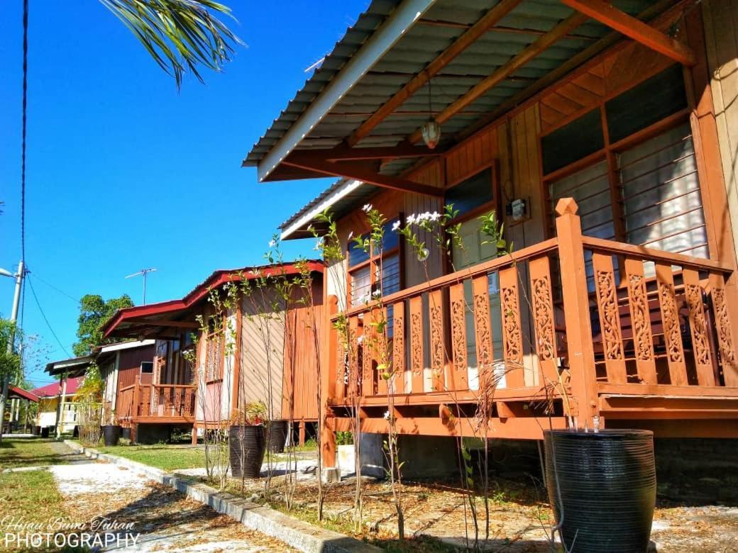 Tamteh Homestay Ayer Hitam Экстерьер фото