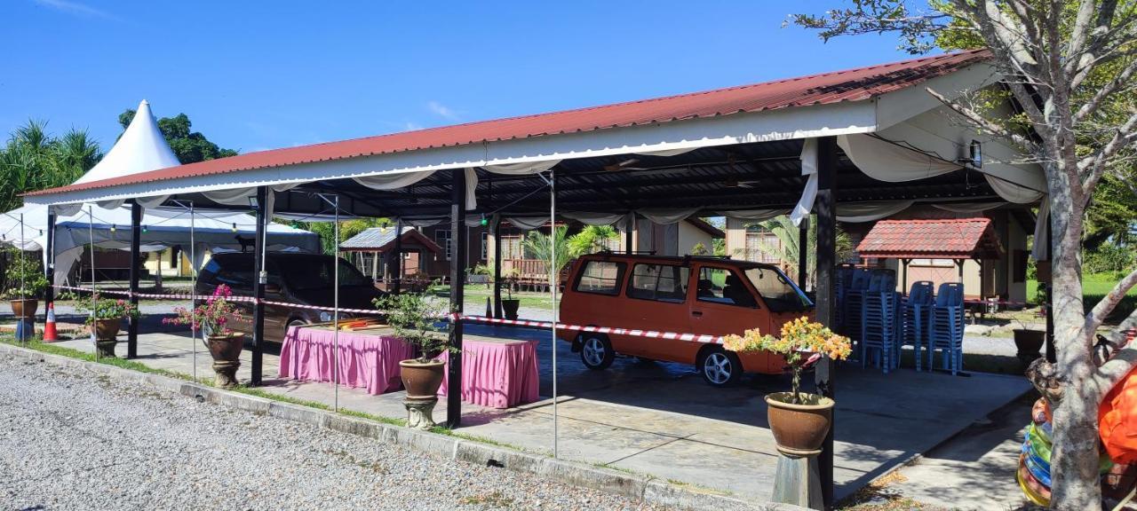 Tamteh Homestay Ayer Hitam Экстерьер фото