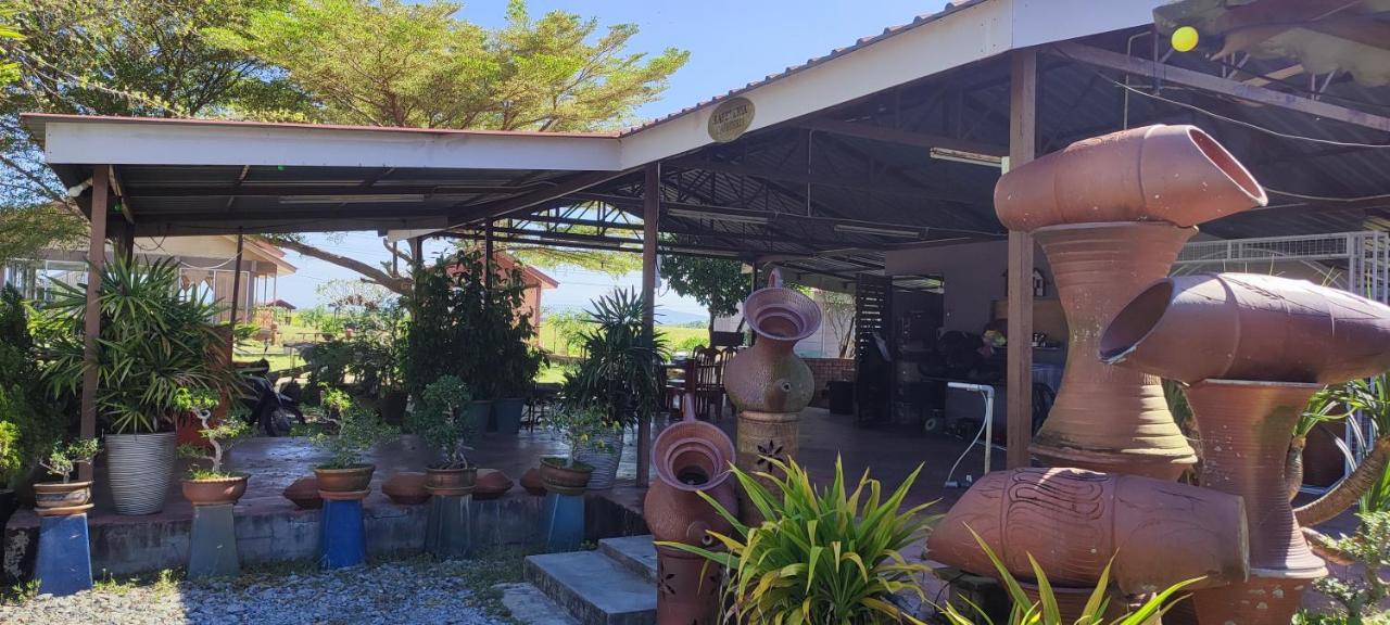 Tamteh Homestay Ayer Hitam Экстерьер фото