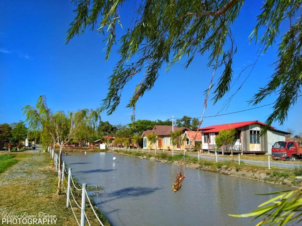 Tamteh Homestay Ayer Hitam Экстерьер фото