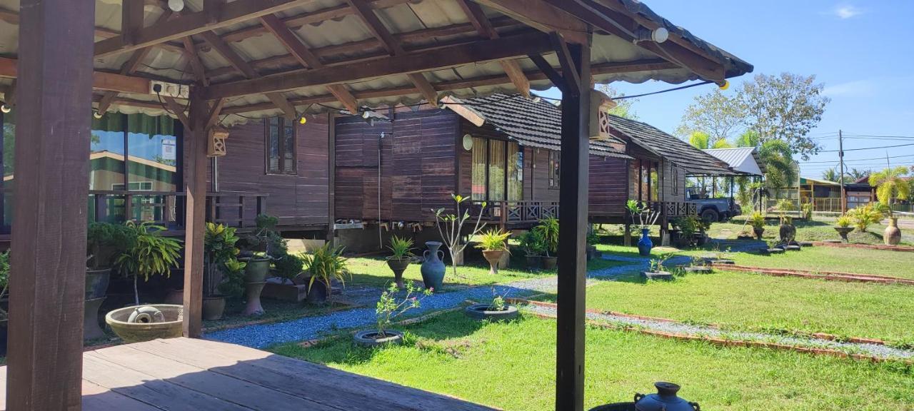 Tamteh Homestay Ayer Hitam Экстерьер фото