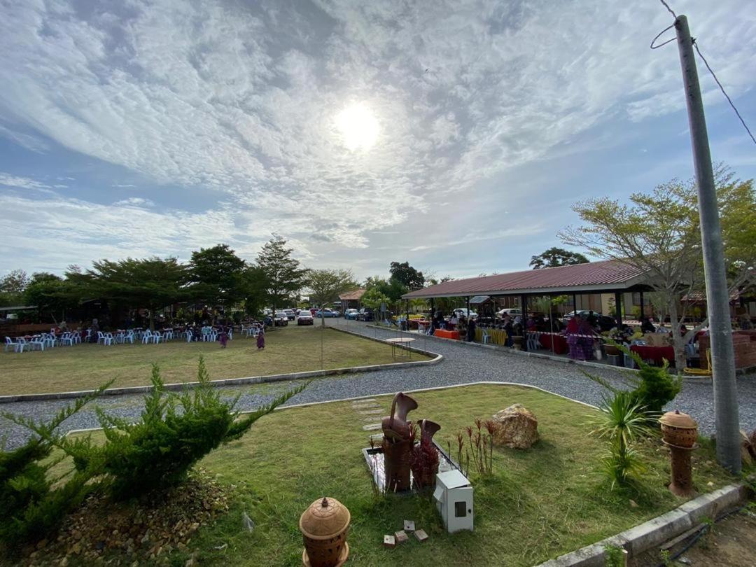 Tamteh Homestay Ayer Hitam Экстерьер фото