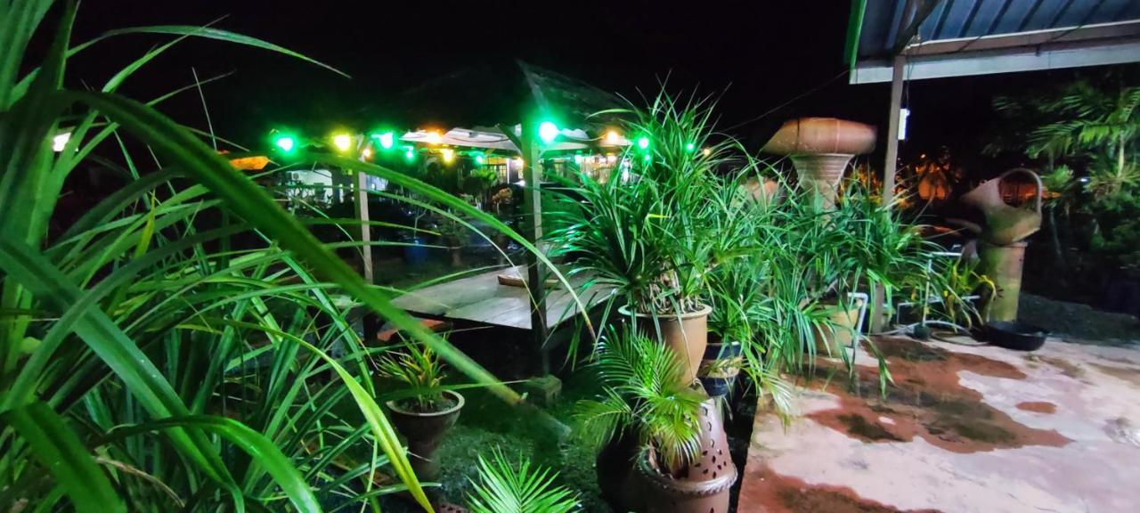 Tamteh Homestay Ayer Hitam Экстерьер фото