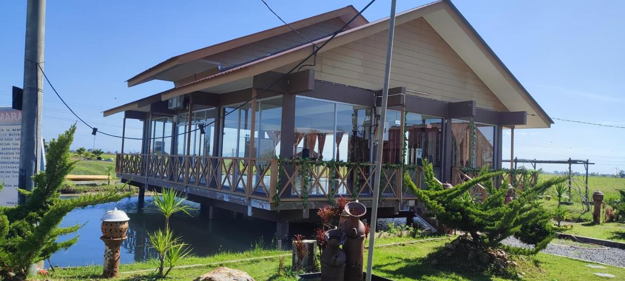 Tamteh Homestay Ayer Hitam Экстерьер фото