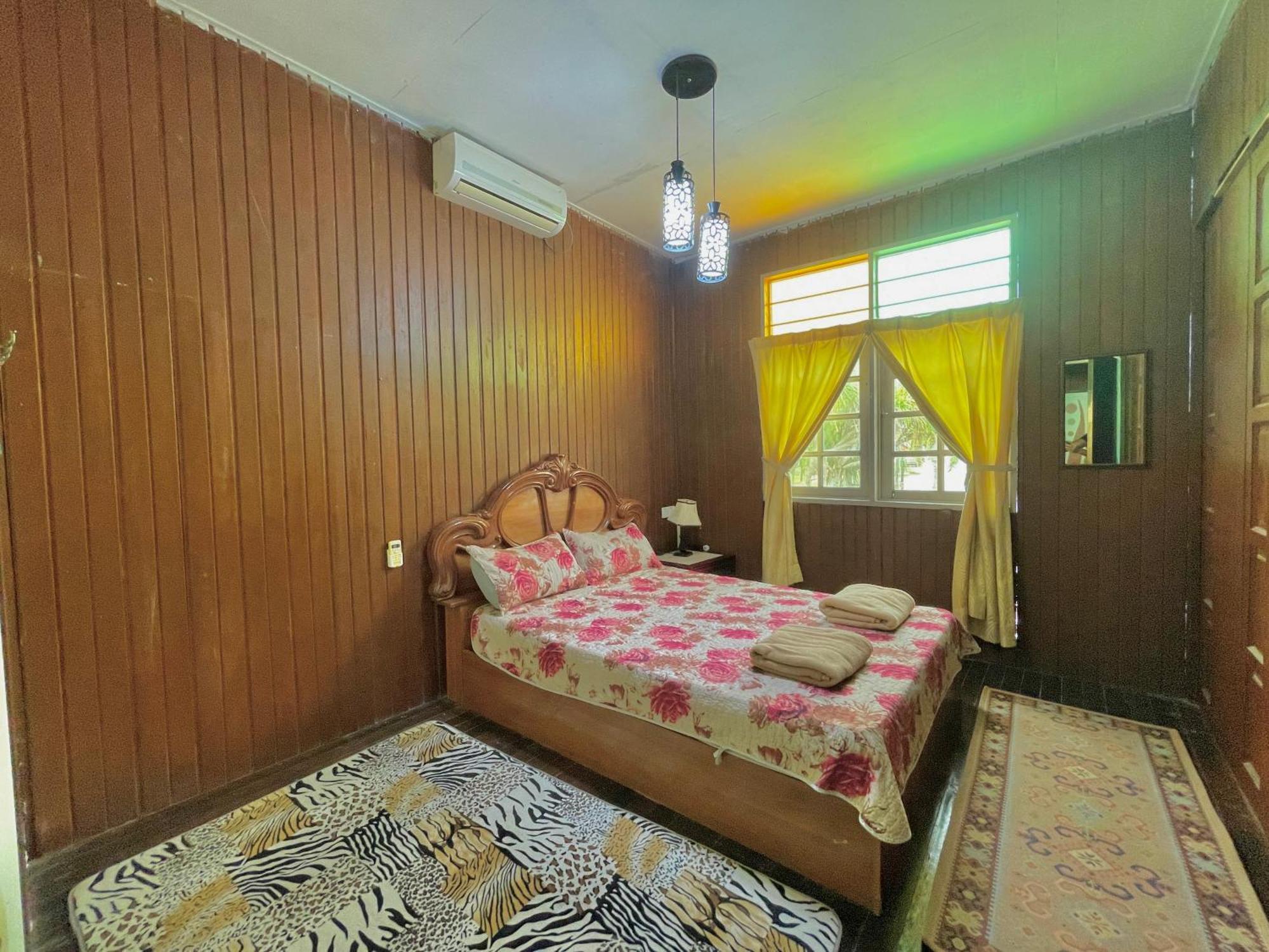Tamteh Homestay Ayer Hitam Экстерьер фото