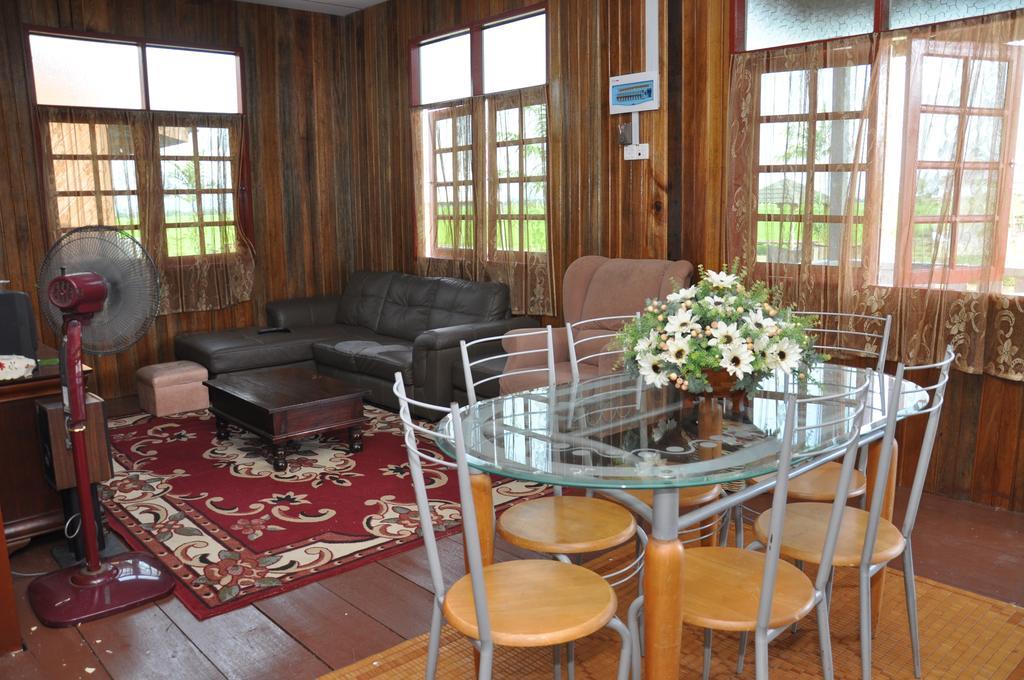 Tamteh Homestay Ayer Hitam Номер фото