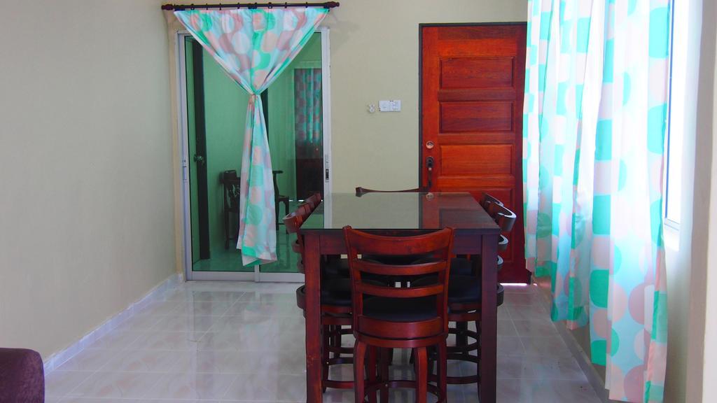 Tamteh Homestay Ayer Hitam Экстерьер фото